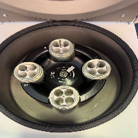 Eppendorf 5702 Centrifuge image 0